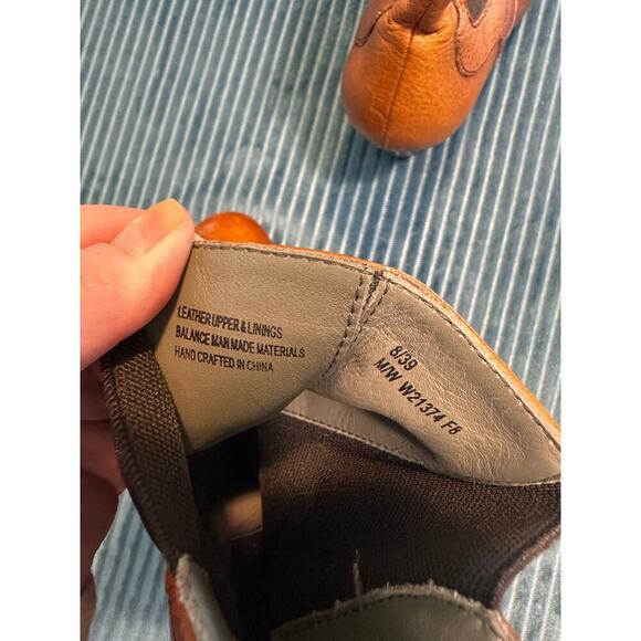 Born Leather Booties Size 8, 3-Inch Heel - Picture 3 of 5